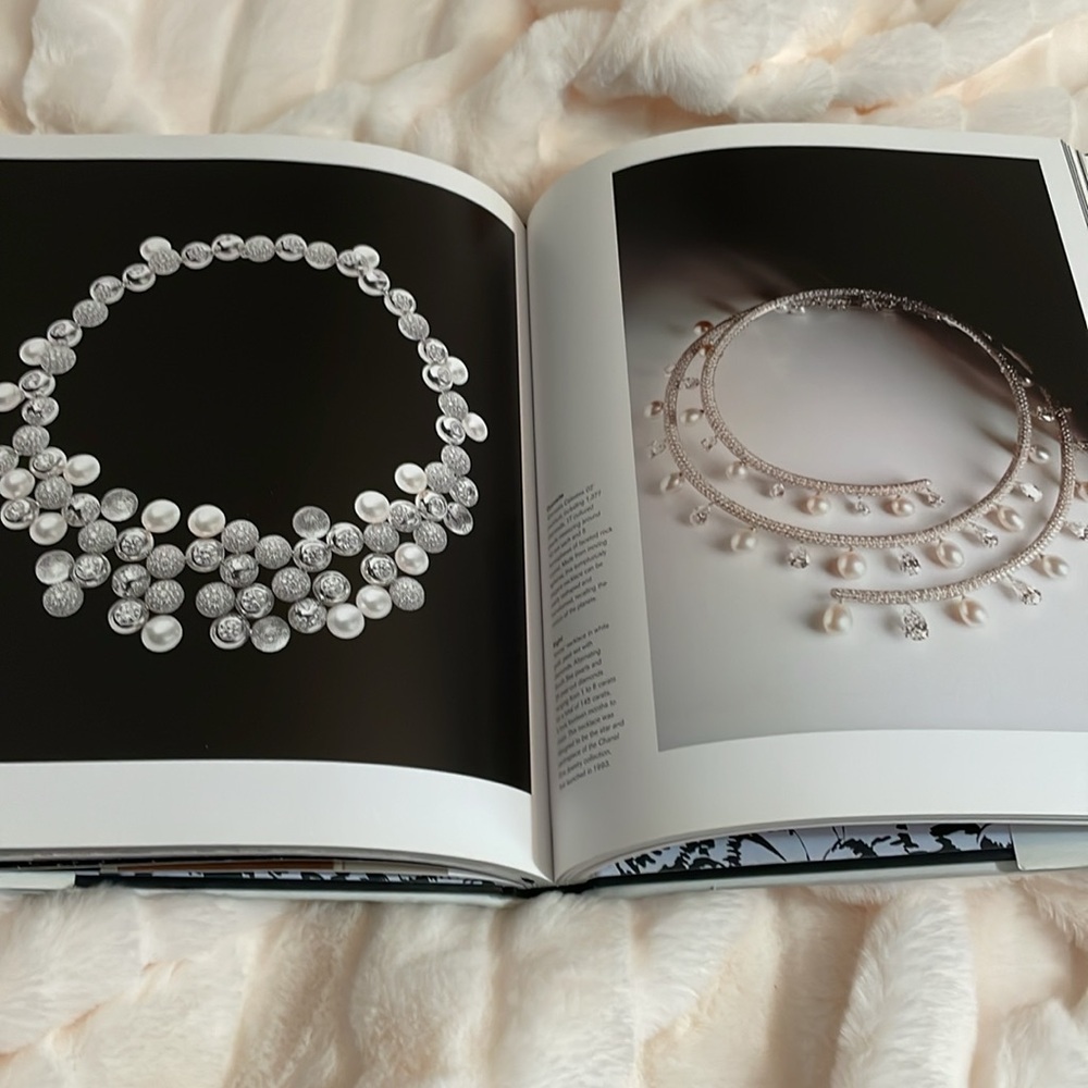 ** SOLD Chanel Collection - Picture 4 of 6